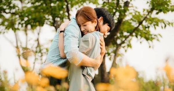 「好喜歡你，喜歡到變傻也無所謂！」12星座愛你才會做的「傻事」，平時再怎麼理性，遇到你都一秒變傻瓜！
