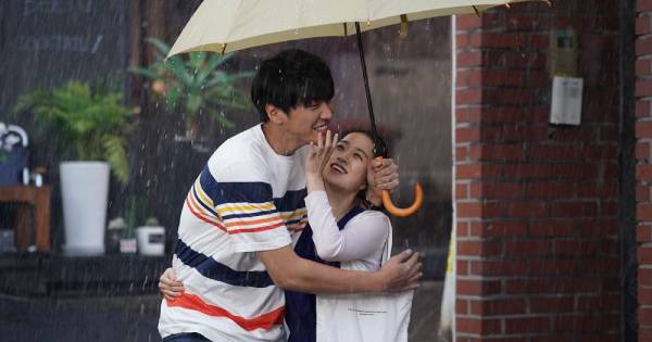「喜歡你就是，喜怒哀樂都被你牽動著！」12星座無法隱藏這4種「小情緒」，已經出賣了喜歡你的心思！