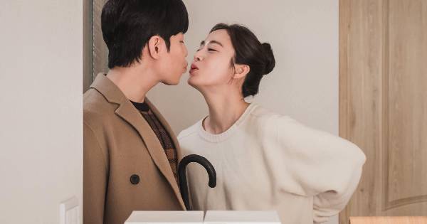 「喜歡上一個人，連眼神都騙不了！」12星座會有這樣的「小動作」，代表他已經徹底愛上你了！