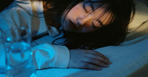 水瓶座「被動」不是因為「不在乎你」！看完就能明白他被動的原因了！