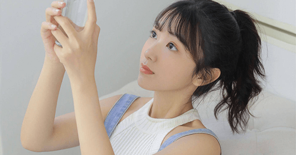 「看起來冷靜其實快瘋了！」巨蟹女收到曖昧對象的訊息會有這「4種反應」！他的心比文字甜上好幾倍！