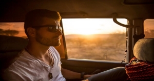有人說戀愛會打亂生活的節奏!這是巨蟹不會允許的 ,在愛情中保持清醒是相當重要的