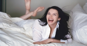處女被強吻後的反應是.....太傻眼了！根本就是平常處女不可能做的事啊！！