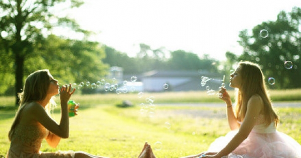 「妳這個姊妹我是認定了！」十二星座女生最喜歡交的好朋友！做妳的閨蜜一定超懂妳！