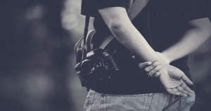 「我知道，你不愛我」！12星座愛上一個「不愛」自己的人會怎麼面對！
