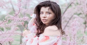 不經意地露出來!展現最嫵媚的迎面!十二星座女「最性感」的部位是哪裡!