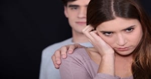 「選擇你不一定就是喜歡你」12星座男跟一個人交往是為了什麼「目的」！