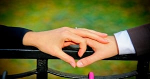 如何看出十二星座「心裡還惦記著前任」！當你還糾結著舊愛，迅速投入新戀情才更是傷害！