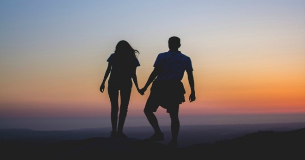 「愛你，是最難放棄的事」在感情裡從來不會放棄對方的星座配對！決定相愛就會往一輩子前進！