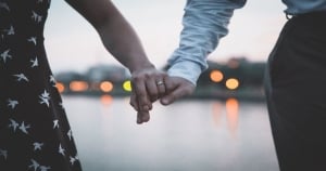 單身的想戀愛,戀愛的卻想單身?十二星座想「回到單身」的情況…小心愛情亮紅燈!