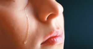 女人的眼淚,十二星座男如何招架!是厭惡還是疼惜,他的真實想法!