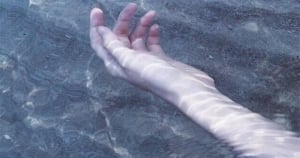 不要責怪牡羊「變了」，心都不是瞬間死的，是一點一滴的「傷害」累積而成
