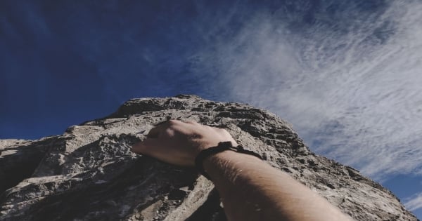 「每一道笑容下，都是一段被傷害的故事」，天蠍座的笑容，跟你想的不一樣！