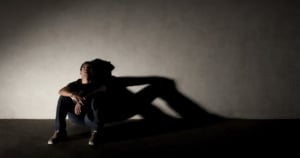 「戒不掉對你的依靠,失去重心該怎麼好…?」為什麼12星座這麼難走出「失戀傷痛」