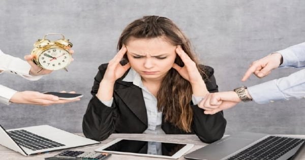 打完卡就在倒數下班！12星座在職場中的「心累指數」：處女要多放鬆 獅子是職場霸主 魔羯請你放過自己！