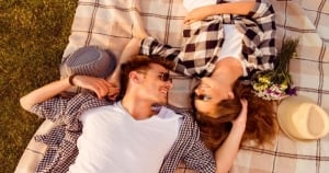 比起「確認關係」更擅長「曖昧不明」的3大星座!「妳」對他們來說算是.....?