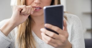 妳以為是好事嗎?訊息回越快,反而代表「對妳沒意思」的4大星座男
