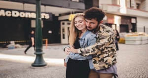 看似傻大姊,其實「聰明過人」的星座女!她們的腦袋絕對不是你的「這麼簡單!」