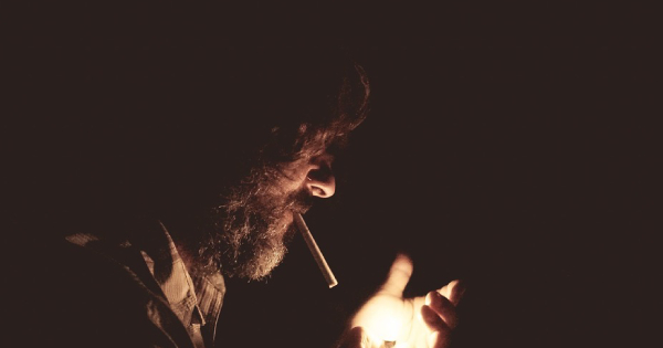 「夜深了，我又開始想你了...」這些星座是越晚越清醒，其實是在想念你！