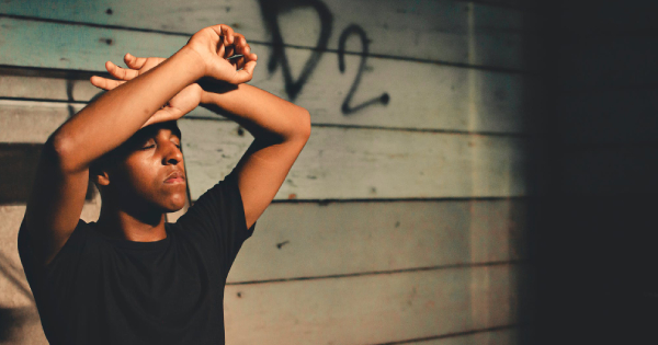 「談工作精明能幹！談感情卻總是不安...」這4大星座工作時很精明，但談感情卻總是手足無措...