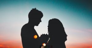 當12星座開始對你「這麼做」,肯定是「非常在乎」你的表現!就來看看有哪些表現吧!