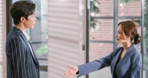當愛終成往事,魔羯女「面對前任」會「怎麼做」?